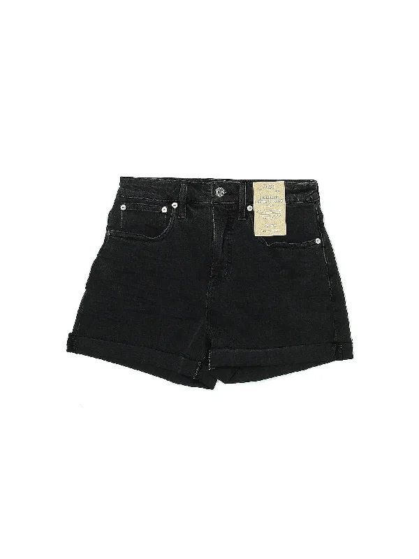 Low-Rise Denim Shorts in Dark Wash