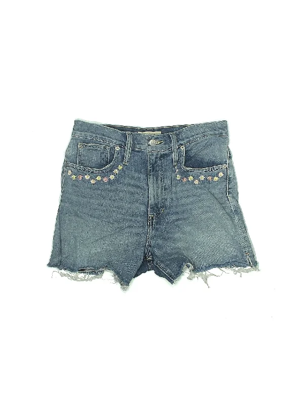 Low-Rise Denim Shorts in Medium Wash