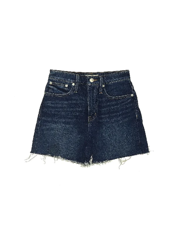 Mid-Rise Denim Shorts in Medium Wash