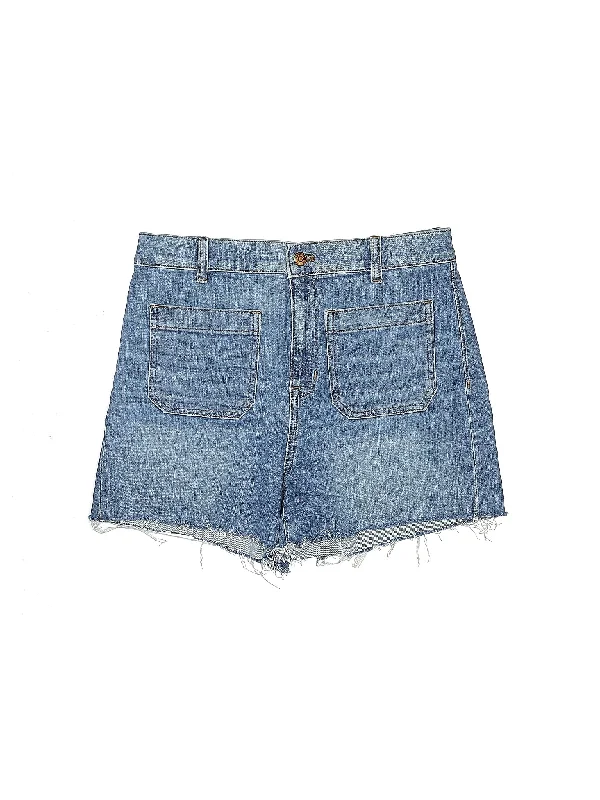 Mid-Rise Denim Shorts in Medium Wash